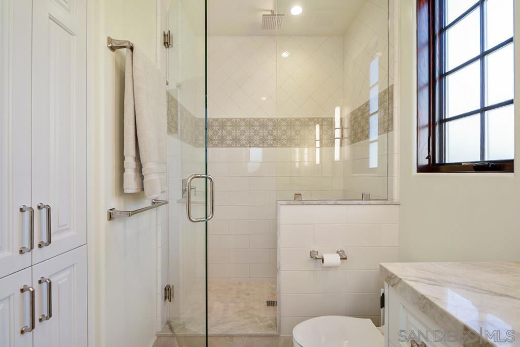 250017630SD Property Photo 12