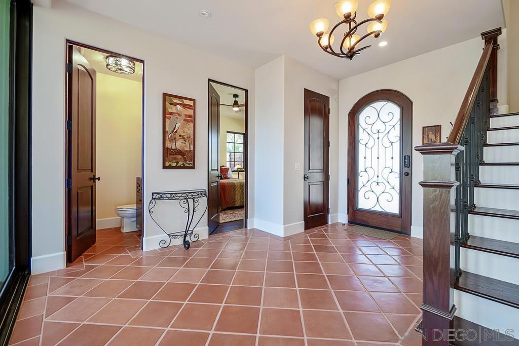 250017630SD Property Photo 13