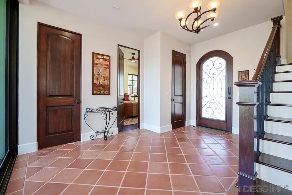 250017630SD Property Photo 14