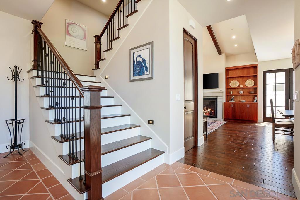 250017630SD Property Photo 17