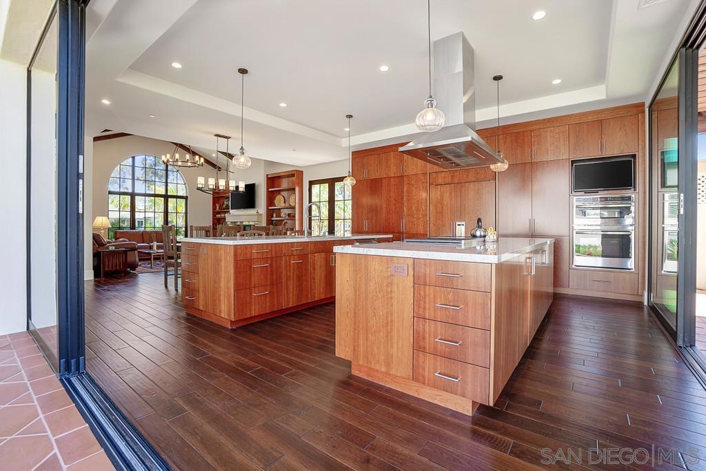 250017630SD Property Photo 24