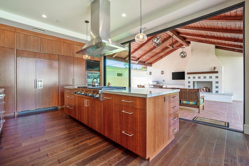 250017630SD Property Photo 25