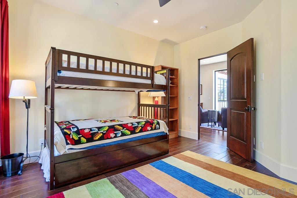 250017630SD Property Photo 34