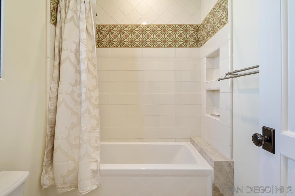 250017630SD Property Photo 37