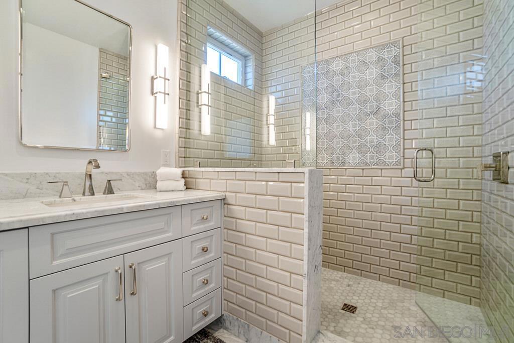 250017630SD Property Photo 45