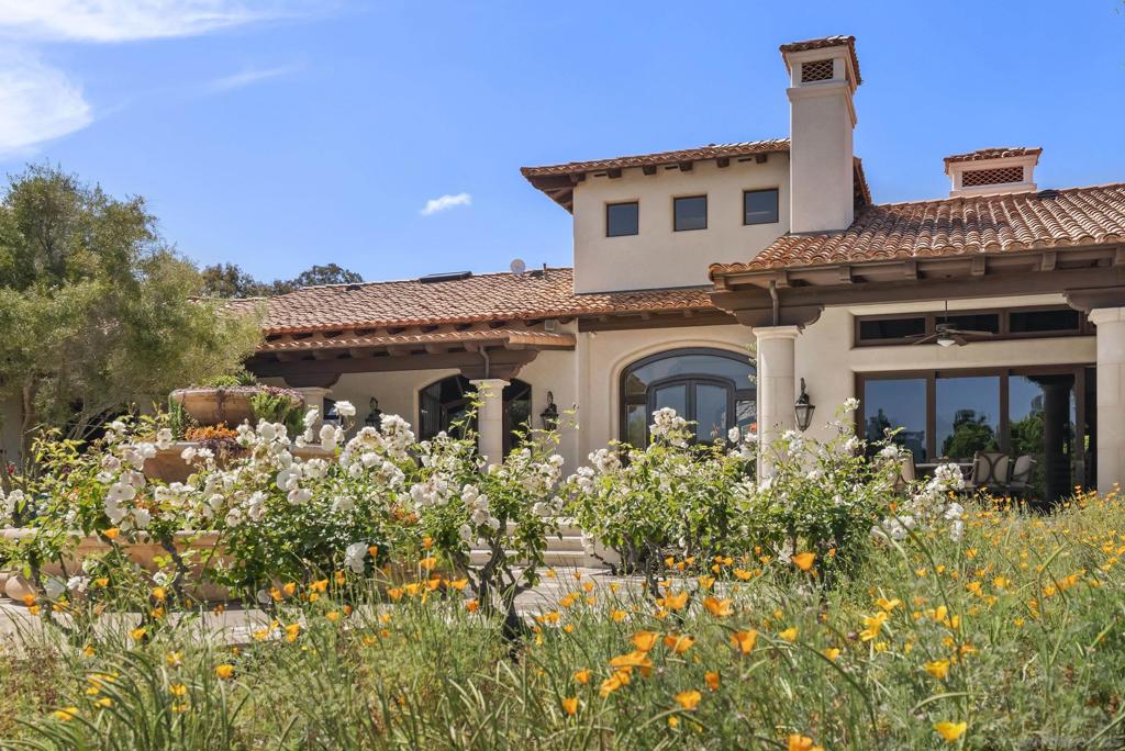 17535 Los Morros Property Photo 4