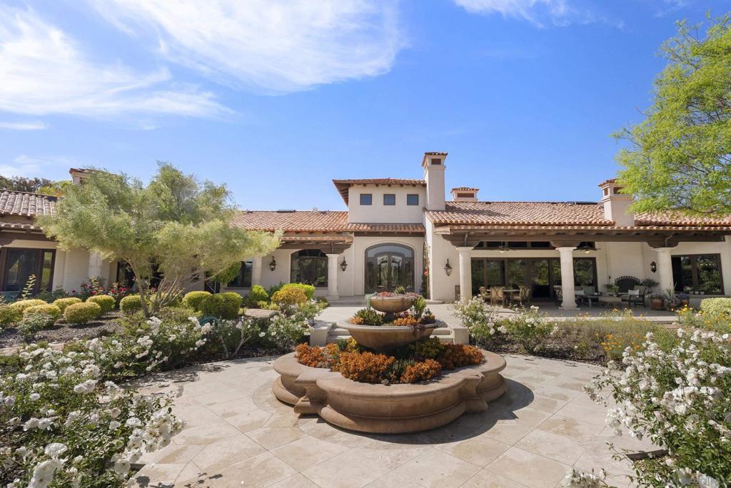 17535 Los Morros Property Photo 5