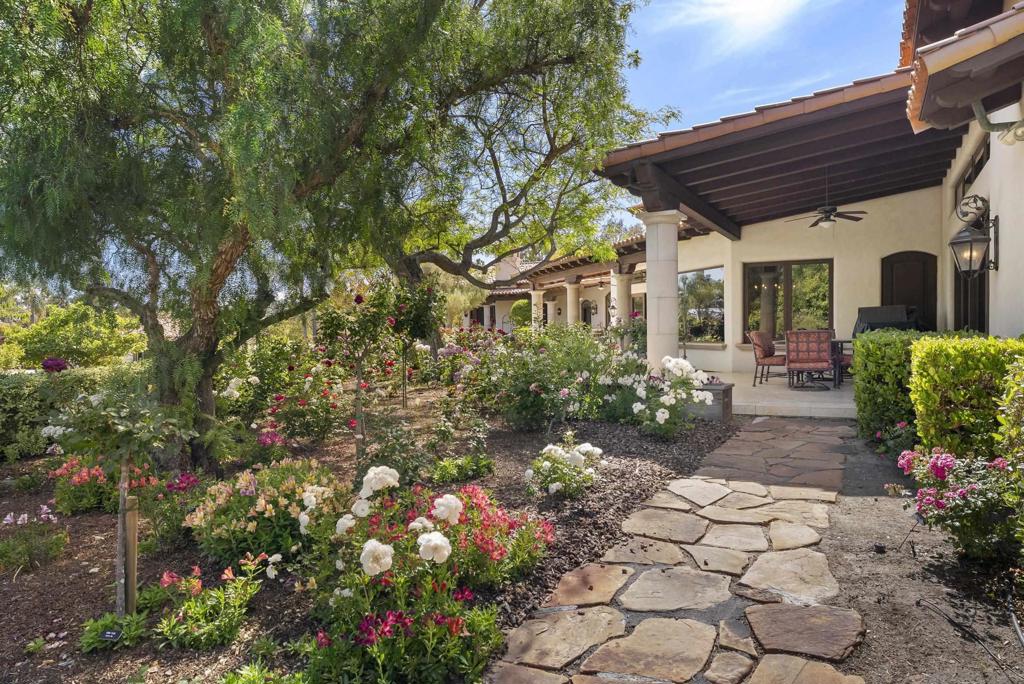 17535 Los Morros Property Photo 15