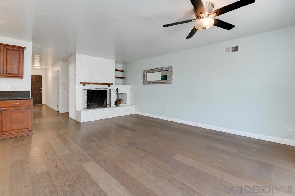 554 7th St Property Photo 8