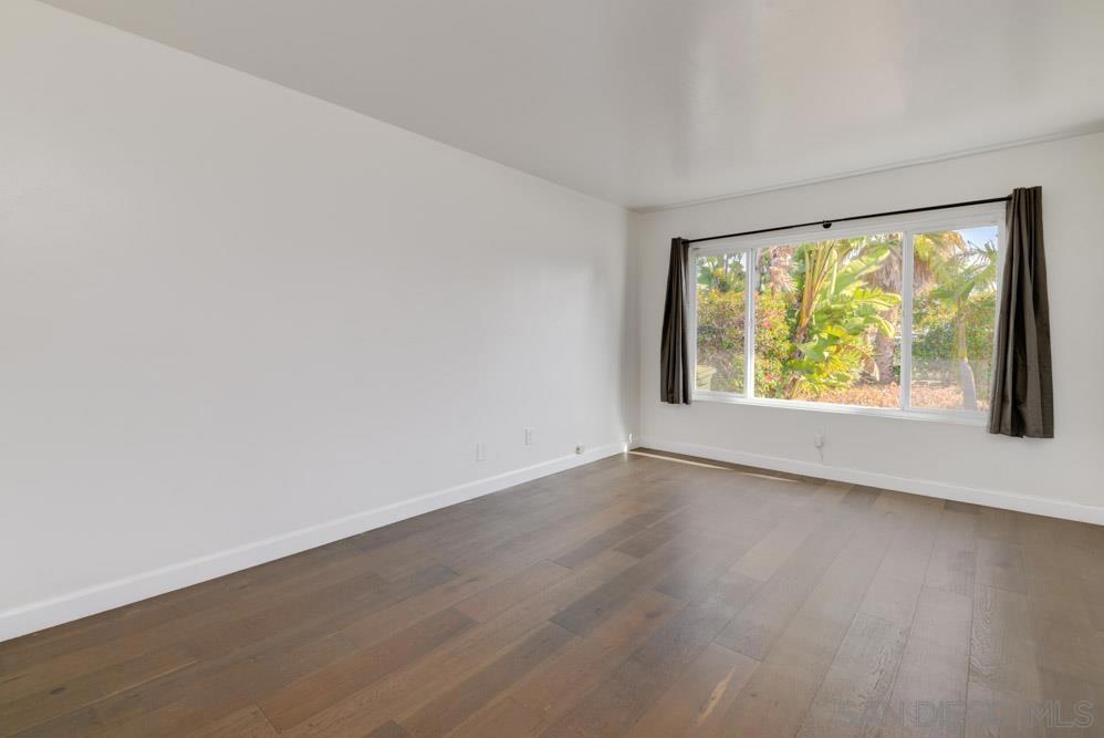554 7th St Property Photo 14
