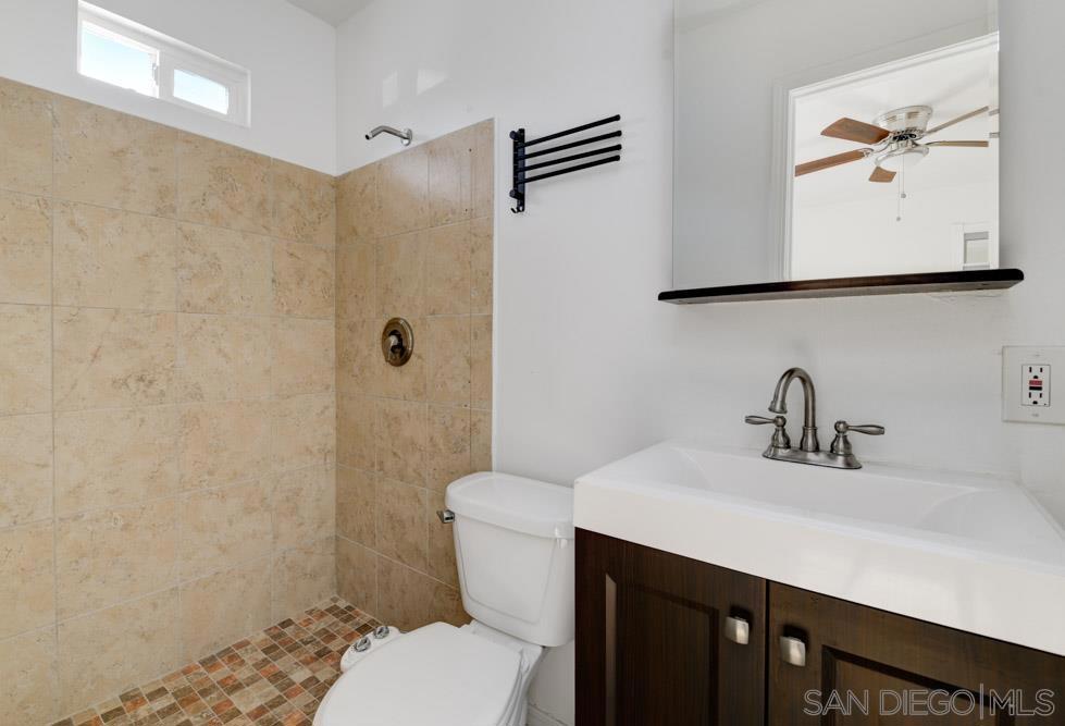 554 7th St Property Photo 21