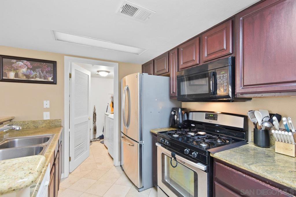100 N River Cir 301 Property Photo 7