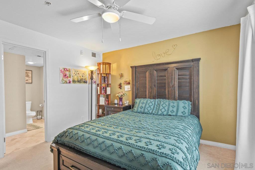 100 N River Cir 301 Property Photo 13