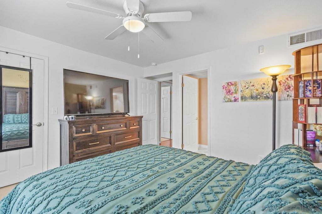 100 N River Cir 301 Property Photo 14