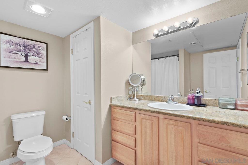 100 N River Cir 301 Property Photo 15