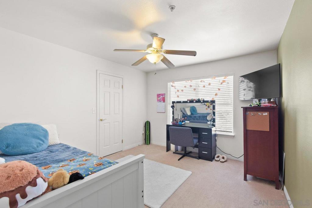 100 N River Cir 301 Property Photo 18