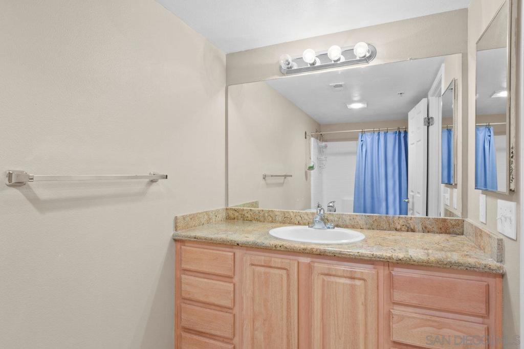 100 N River Cir 301 Property Photo 19