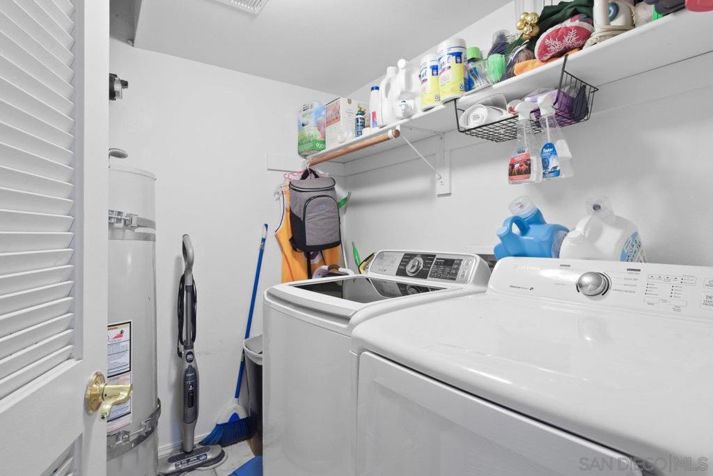 100 N River Cir 301 Property Photo 23