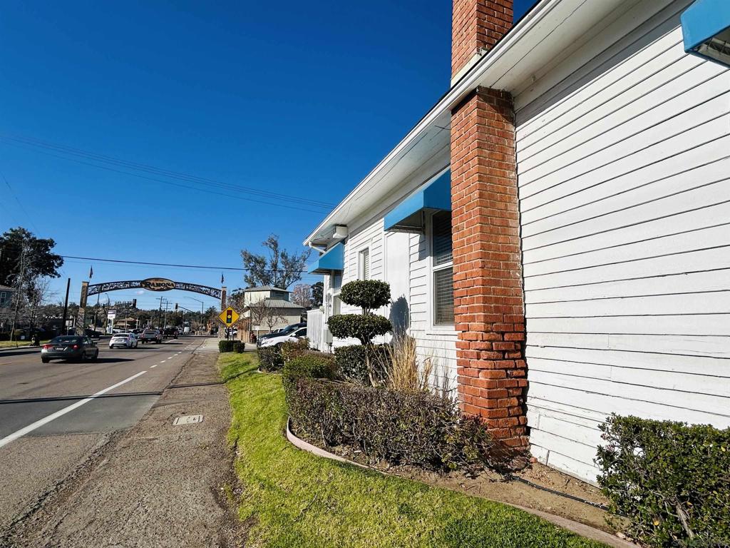 947 D St Property Photo 7