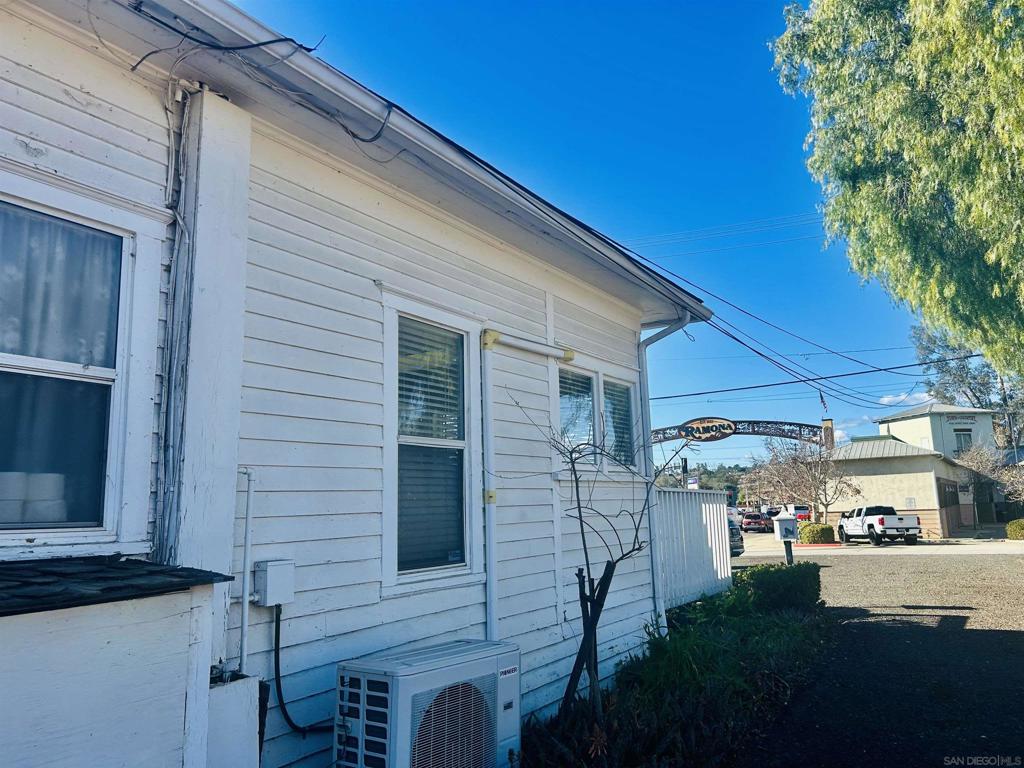 947 D St Property Photo 11