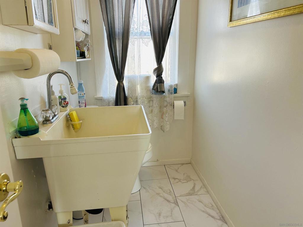 947 D St Property Photo 25