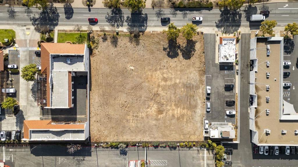 880 W San Marcos Blvd Property Photo 4