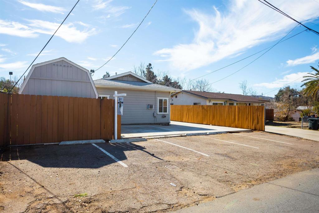 12643 Castle Court Dr Property Photo 2