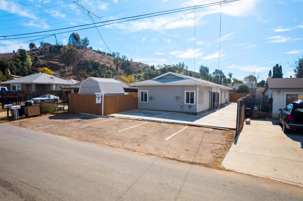 12643 Castle Court Dr Property Photo 3