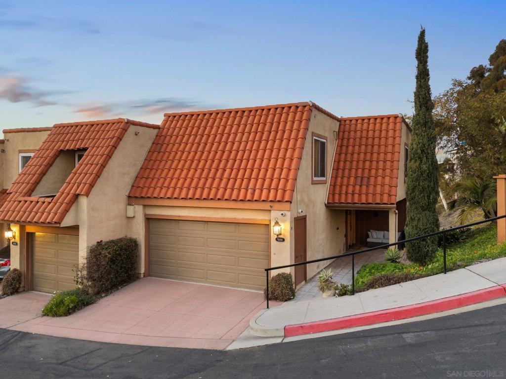 4498 Caminito Fuente Property Photo 3