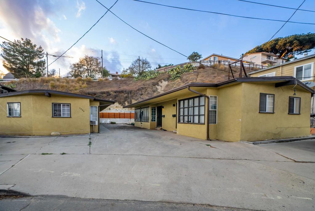 3206 Reynard Way Property Photo