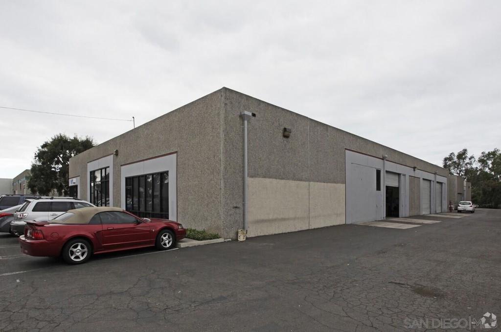 2232 Verus St Suite C Property Photo 11
