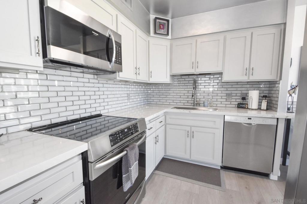 1730 Avenida Del Mundo 1204 Property Photo 8