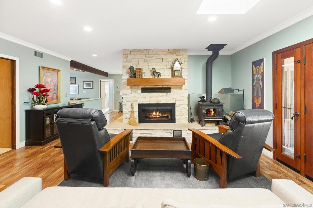 15985 87 Wood Valley Trail Property Photo 7