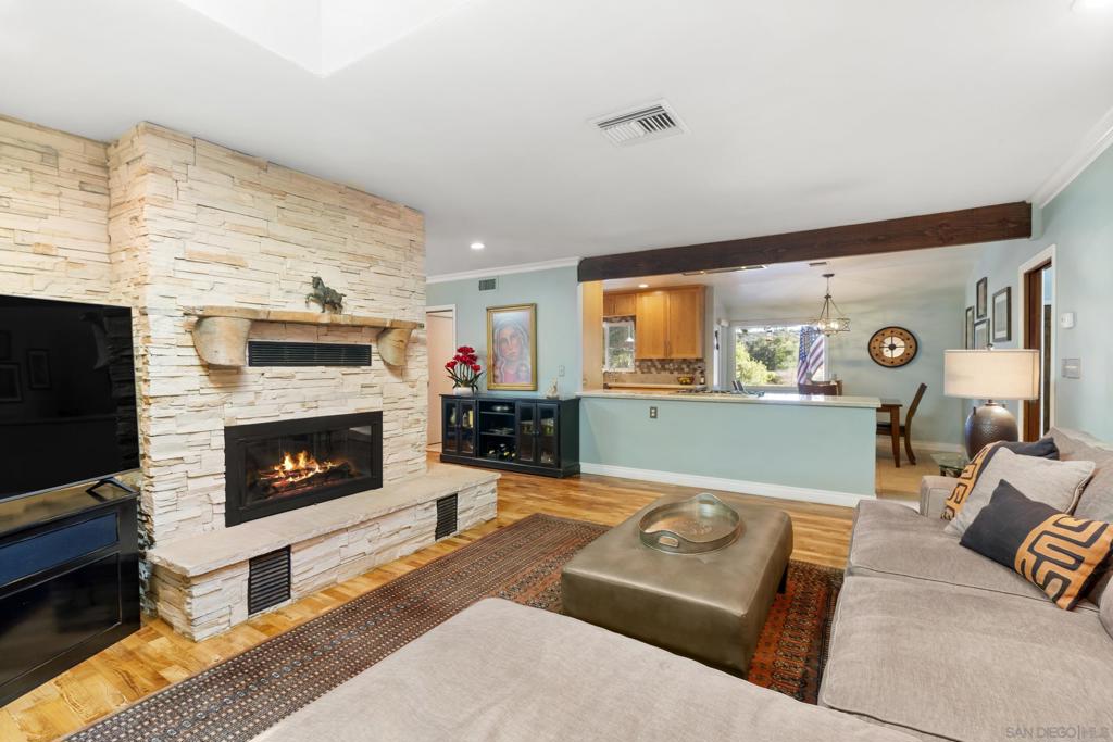 15985 87 Wood Valley Trail Property Photo 10