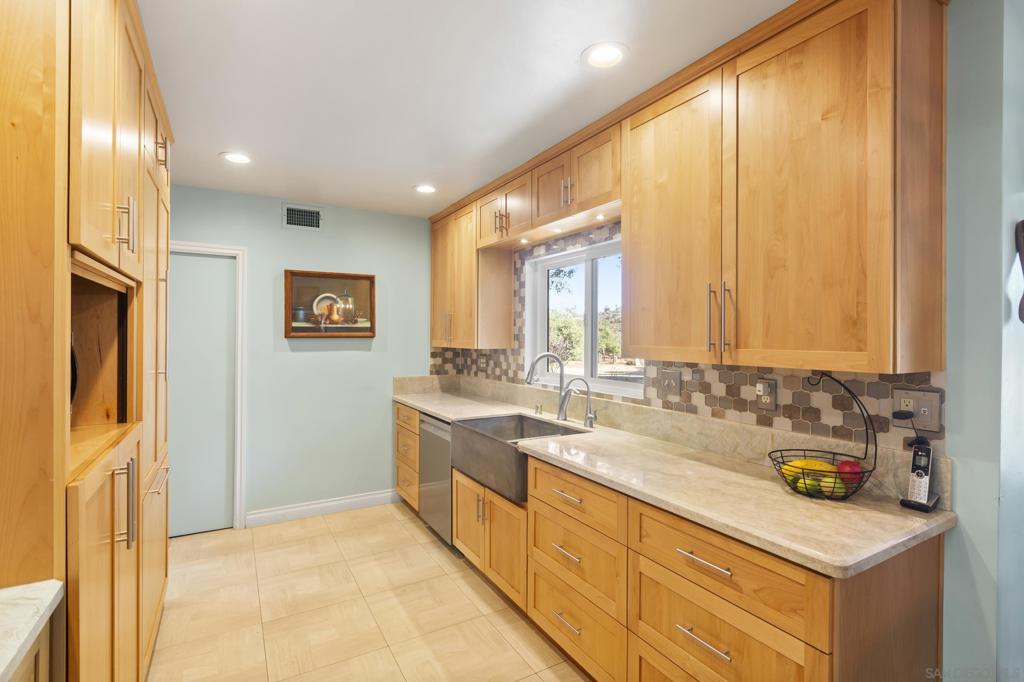 15985 87 Wood Valley Trail Property Photo 12