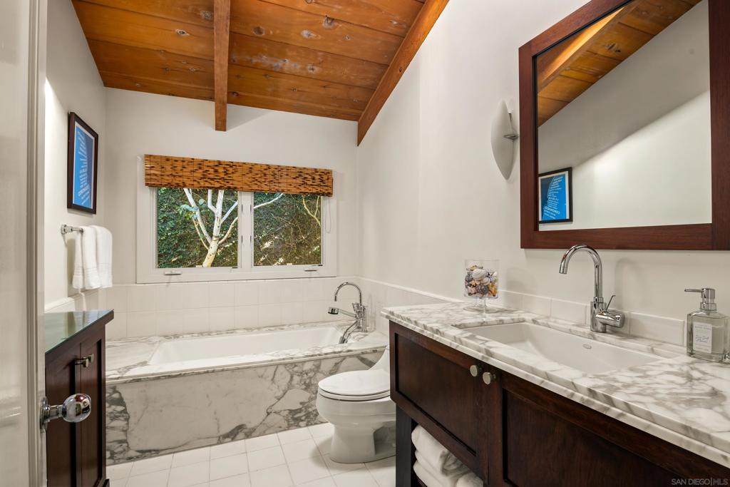2122 Paseo Dorado Property Photo 17