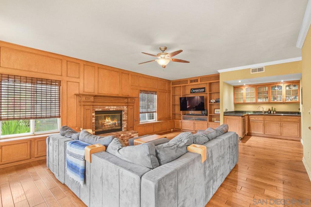 1360 Dexter Pl Property Photo 18
