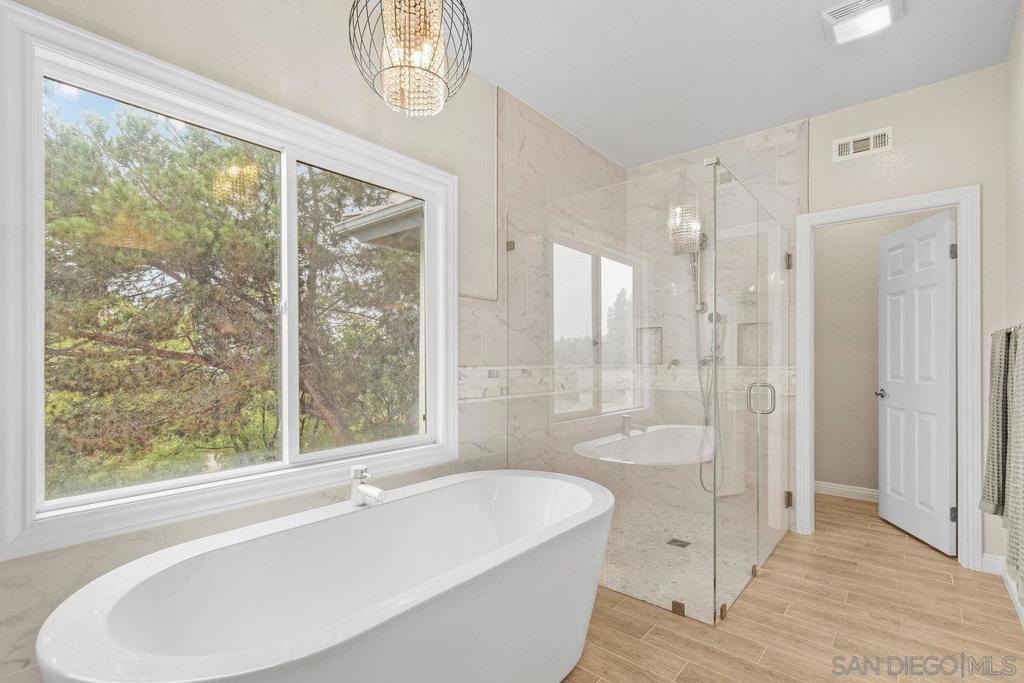 1360 Dexter Pl Property Photo 36