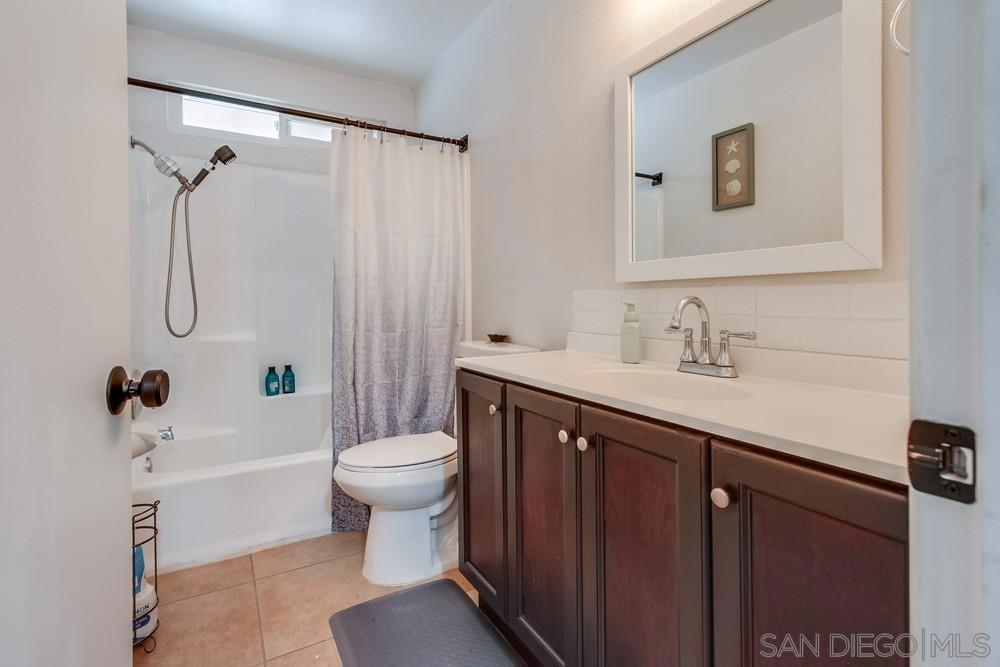 5110 N River Rd E Property Photo 27