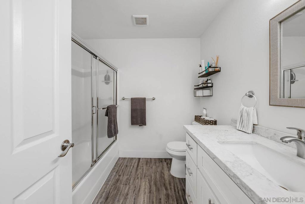 530 65th St 308 Property Photo 10