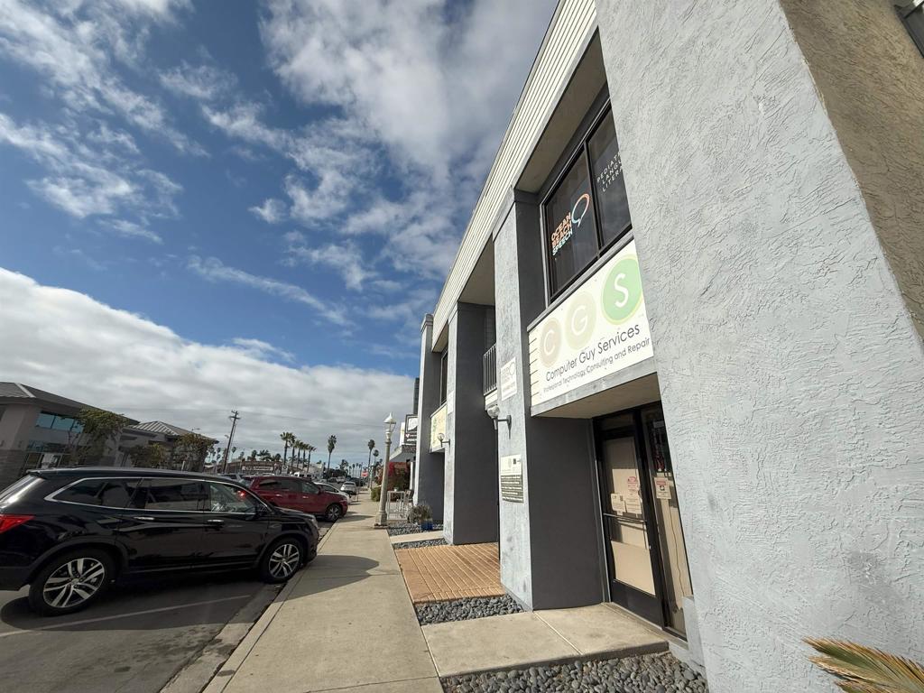 4870 Santa Monica Avenue Property Photo 3