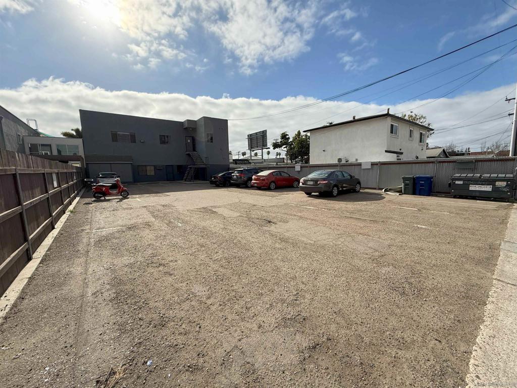 4870 Santa Monica Avenue Property Photo 11