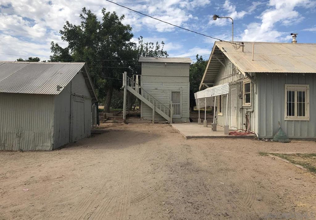 1905 E Heber Rd. Property Photo 2
