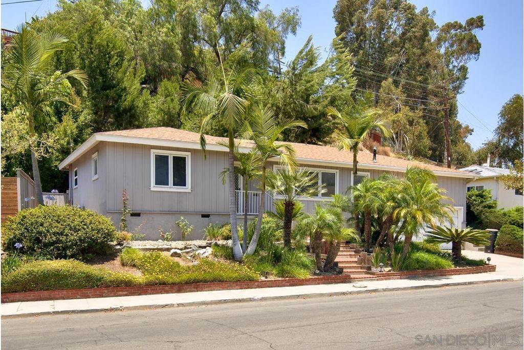 4452 Revillo Dr Property Photo 4
