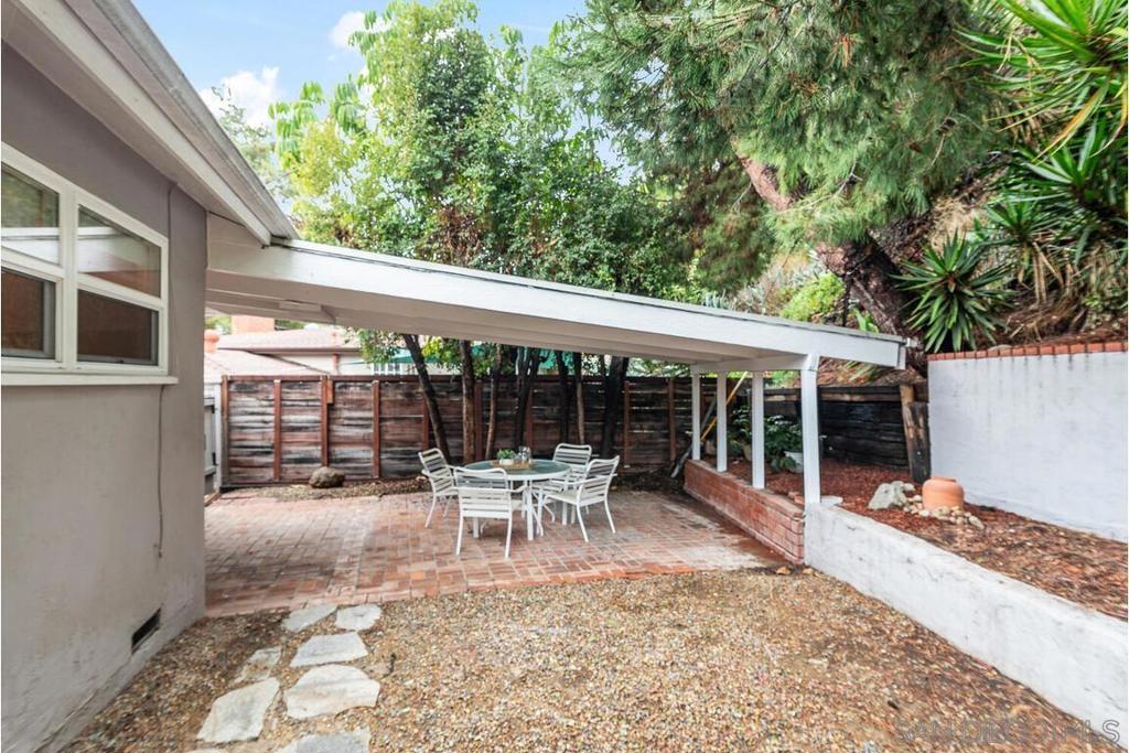 4452 Revillo Dr Property Photo 16