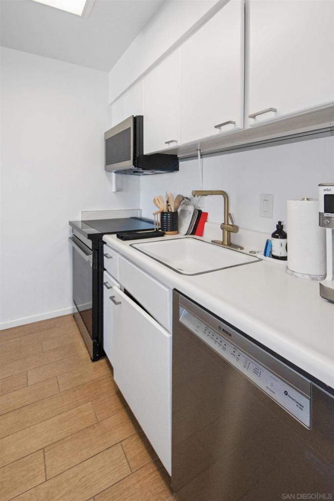 1720 Avenida Del Mundo 501 Property Photo 4