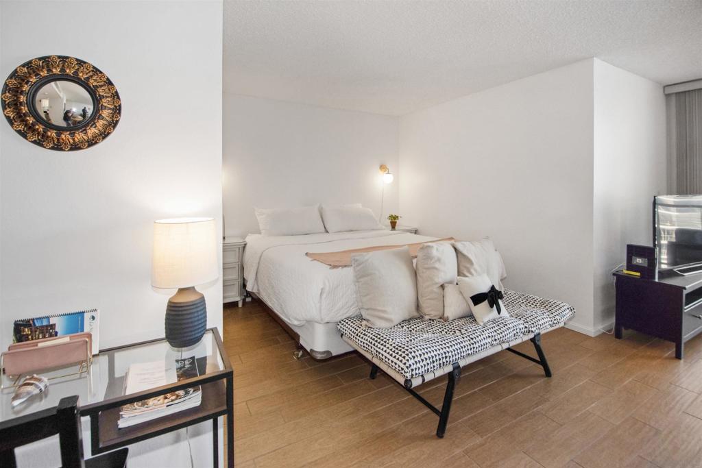 1720 Avenida Del Mundo 501 Property Photo 7