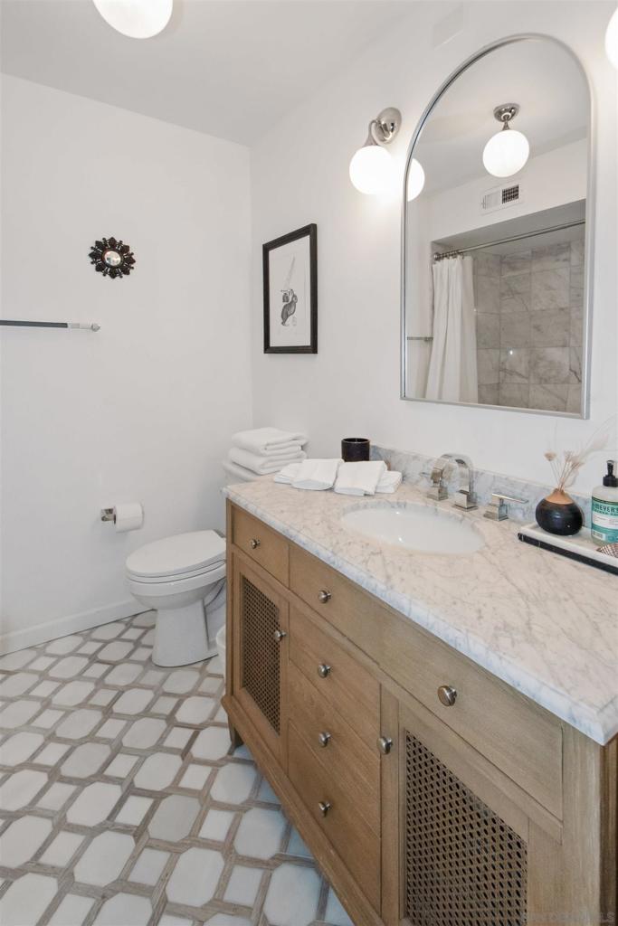 1720 Avenida Del Mundo 501 Property Photo 11