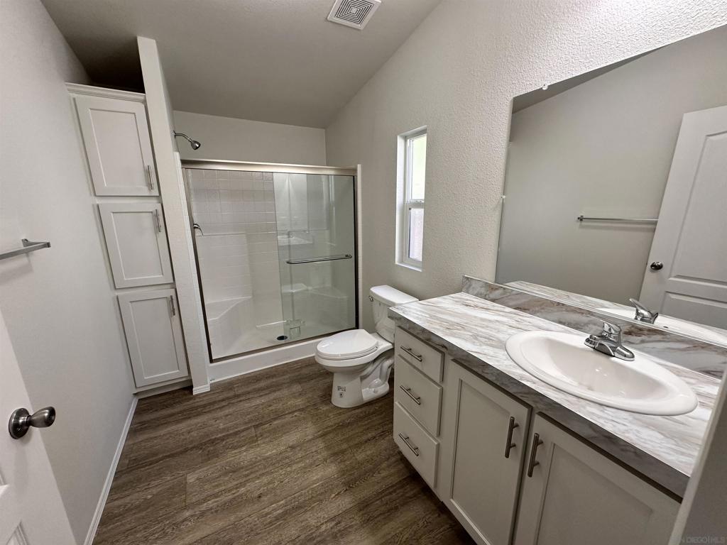 22899 Byron Road 53 Property Photo 5