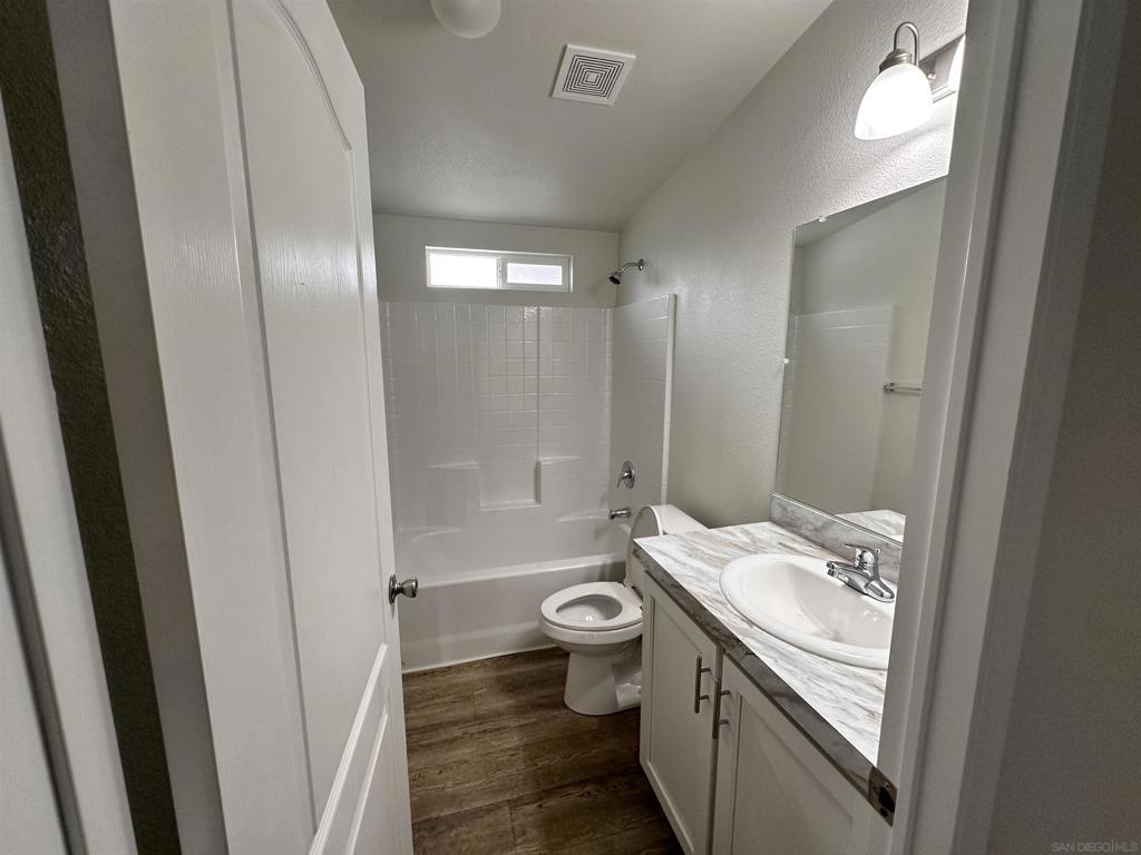 22899 Byron Road 29 Property Photo 4
